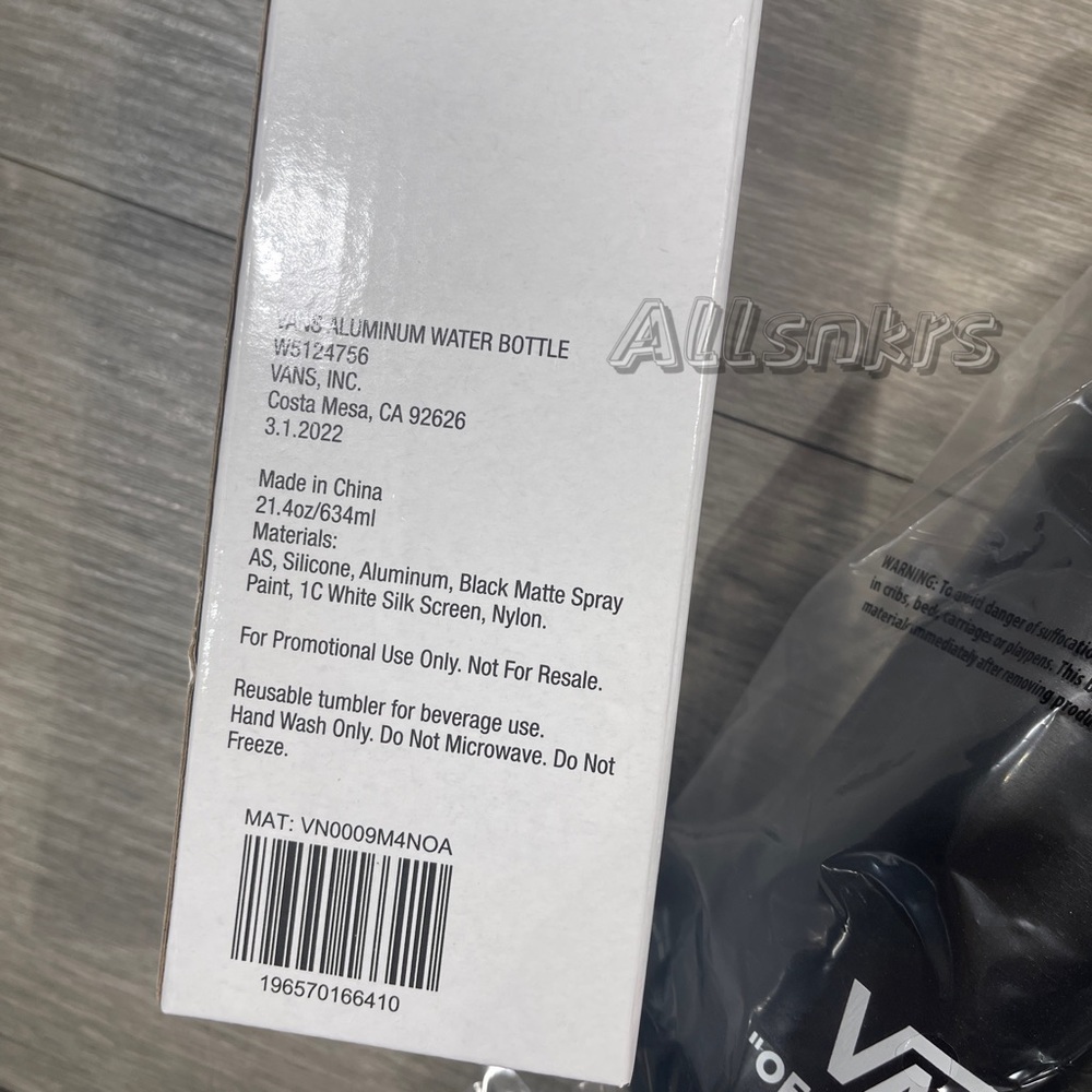 Vans Family Aluminum Water Bottle New in box - Picture 3 of 5